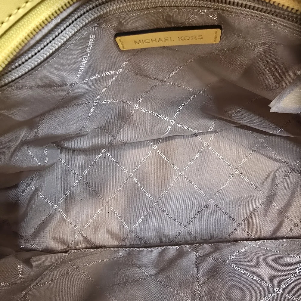 Michael Kors Large Jet Set Travel Tote - Picture 7 of 8
